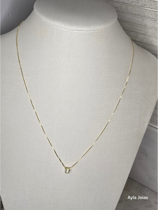 Gargantilha 1 Quadradinho Cravejado – Banhada a Ouro 18K