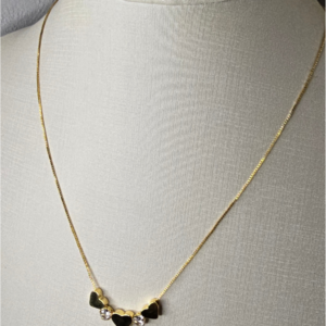 Colar Feminino Banhado a Ouro 18K com 3 Corações e 2 Pingentes