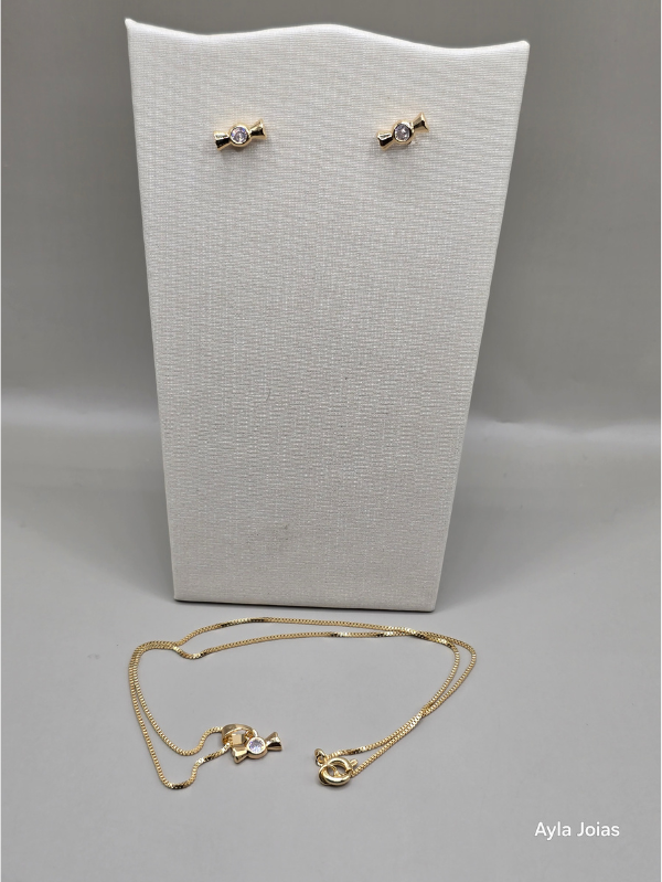 Conjunto Infantil Bala Cravejada – Banhado a Ouro (30 cm) - Imagem 3