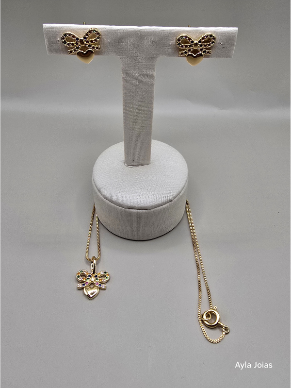 Conjunto Infantil Laço Cravejado com Coração Banhado em Ouro 18K - Imagem 2